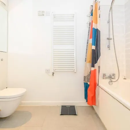 1 Bed-sleeps 4-private Parking-pets-gym * Leeds (West Yorkshire)