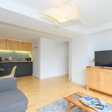 1 Bed-sleeps 4-private Parking-pets-gym Apartment *