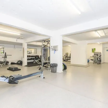 1 Bed-sleeps 4-private Parking-pets-gym Leeds (West Yorkshire)