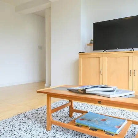 Apartment 1 Bed-sleeps 4-private Parking-pets-gym