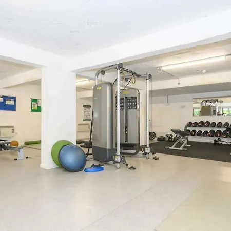1 Bed-sleeps 4-private Parking-pets-gym *